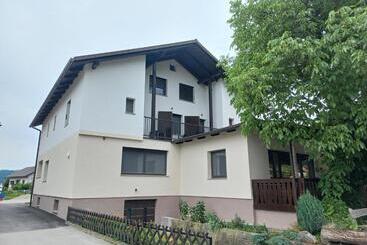 Bed and Breakfast Sobe Levc