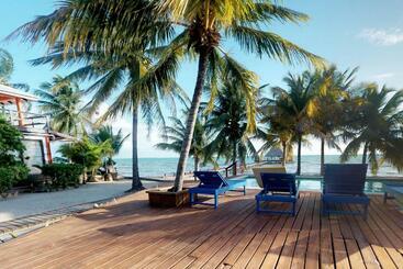 Hotel Condo #24 @ Beachside Villas