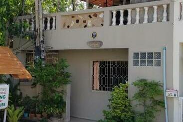 פנסיון Tg2   Tientong Guesthouse 2