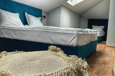 بنسيون The Secret Garden