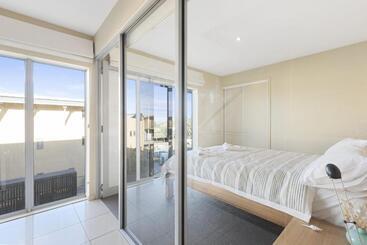 شقق خاصة سياحية Balconies At The Butter Factory