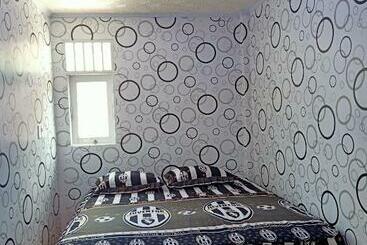 펜션 Ustin Nagoya Bukit Lawang Orangutan Trekking & Transport Only Book With Us