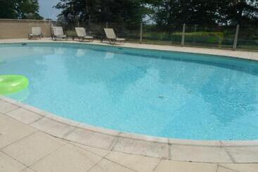 فندق Château De La Râpée Hôtel Restaurant