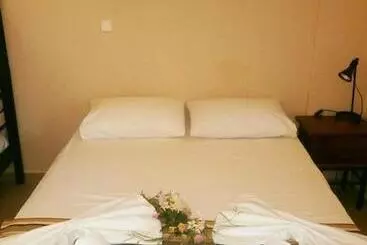 Hotelli Dafnes Rooms