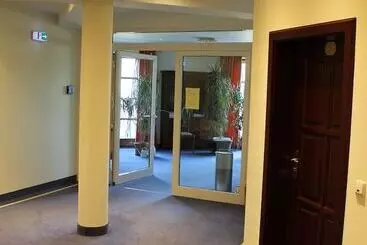 هتل Golf Course Bonn