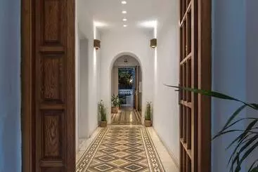 Hotel Semiramis Guesthouse