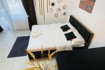 آپارتمانهای توریستها Kebom Summer Studio