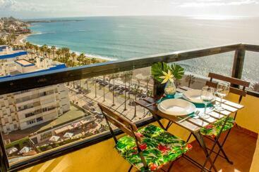 Жильё для туристов Aloha Playa Apartment With Panoramic Sea View And Pools