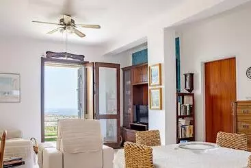 Ferienwohnungen Villa Il Carrubo Con Piscina