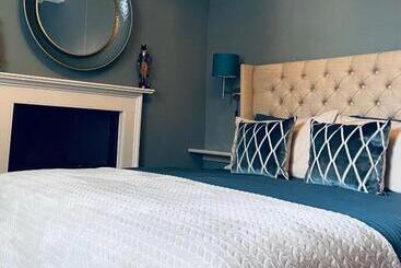 مبيت وإفطار Old Daltongate House