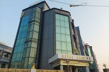 Hotel Near Sea Beach Ananya