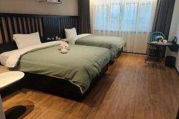 银座精宿酒店（济南莱芜旅发印象城凤城西大街店）