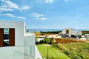 Apartamenty turystyczne By The Beach Villa 12