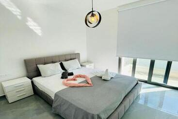 آپارتمان‌های توریست‌ها By The Beach Villa 12