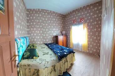 Pensjonat Penginapan Syariah Dhifa Indonesian Only