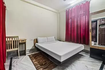 Hotel Oyo 84341 Maharaja Galaxy