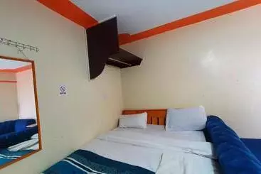 Turistihuoneistot Lola S Nest Along The Highway   Free Parking, Wifi, Netflix & Rooftop Views