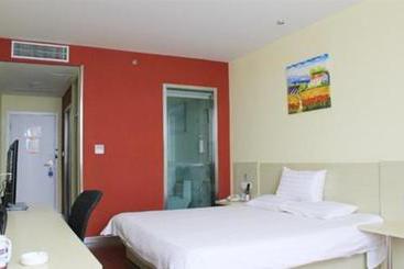 酒店 Hanting Linyi Jinqueshan Road