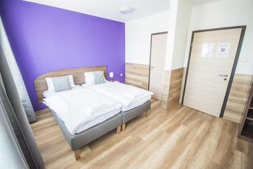 فندق Turmfalke 24h Self Check In