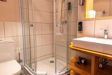 בית מלון כפרי Warum Ins