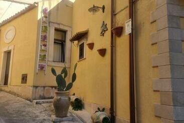 דירות לתיירים Dependance Federica