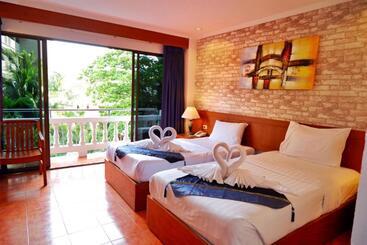 Patong Central Residence And Apartment