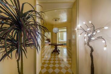 تختخواب و صبحانه Bed And Bike Bergamo Dream House