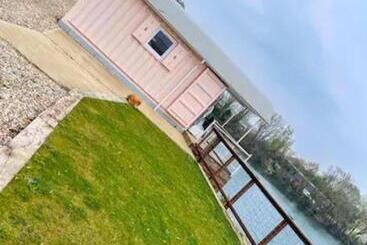 آپارتمانهای توریستها Lake View Lodge Pod