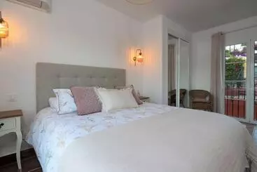 Turistlägenheter Villa Elisana