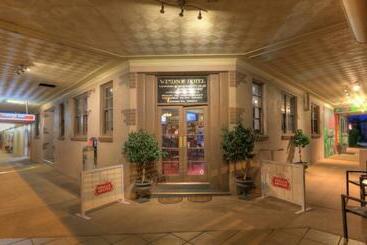 Windsor Hotel Miles