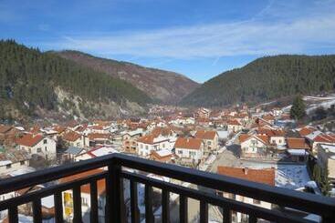 Panoramic Apartment 301 In Eagle Rock Complex