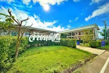 Resort จันทร์วารีรีสอร์ท