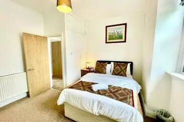 ツーリストアパートメント Executive Apartments, Nr City Centre With Private Parking