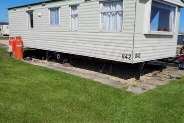 Apartamente turistice Beautiful 2 Bed Wigwam In Ingoldmells