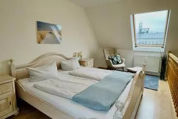 ツーリストアパートメント Ferienwohnung Im Alten Postamt In Binz