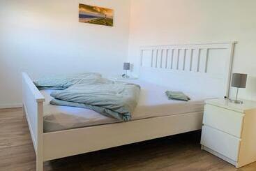 Feddersen Living Kernsanierte Ferienwohnungen   Gemütlich   Netflix   Voll Ausgestattet   Zentral