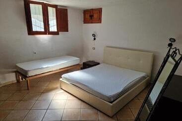 Жильё для туристов Accogliente Seminterrato A Due Passi Dal Mare