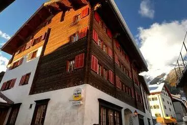 Ostello Casa Job   Gasthaus   Sauna, Whirlpool   Trun