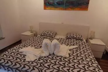 Turistihuoneistot Apartma Valan