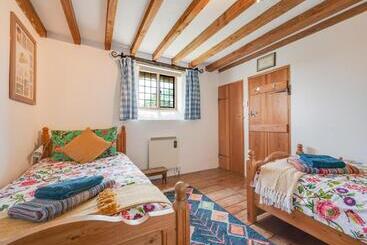 شقق خاصة سياحية 1 New Thatched Cottage