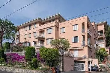 Appartamenti turistici Sissy E Sammy 200 Mt From Sea