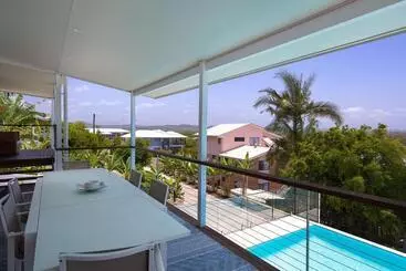 ツーリストアパートメント The Pool House Coolum Beach