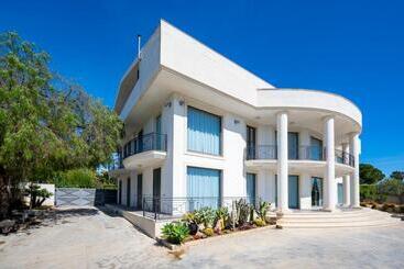 Villa Floyd Charming Rooms B&b