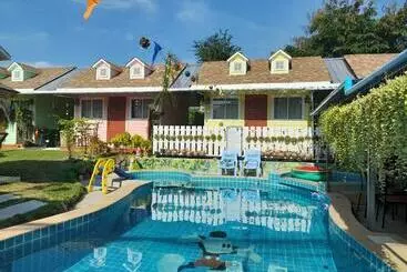 ペンション พลอยฟ้ารีสอร์ทเขาเต่า Ployfarresortkhaotao
