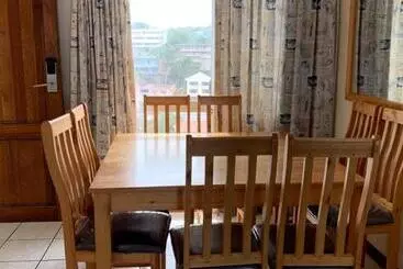 هتل آپارتمان Santana