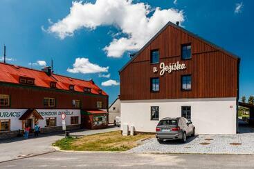 Apartmanszálloda Apartmány U Ježíška