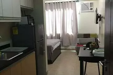 アパートホテル Furnished Studio Megaworld 7m