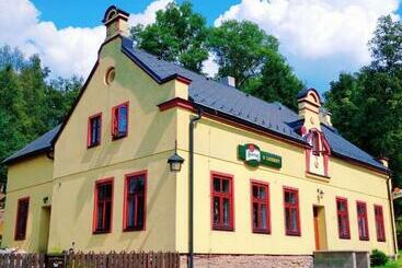 膳宿费 Penzion U Lucerny S Malou Farmičkou