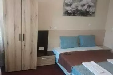 Pensió Rose & Water Guest House