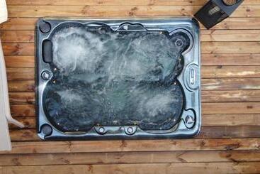 هتل Hôtel Les Suites Du Maquis